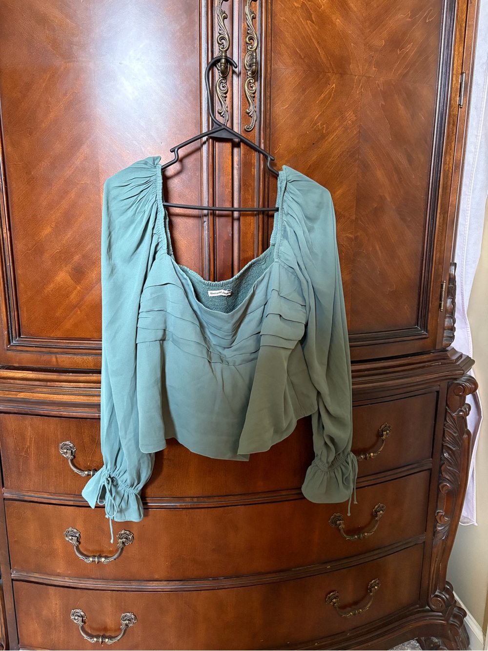 NWT Abercrombie Peasant Blouse